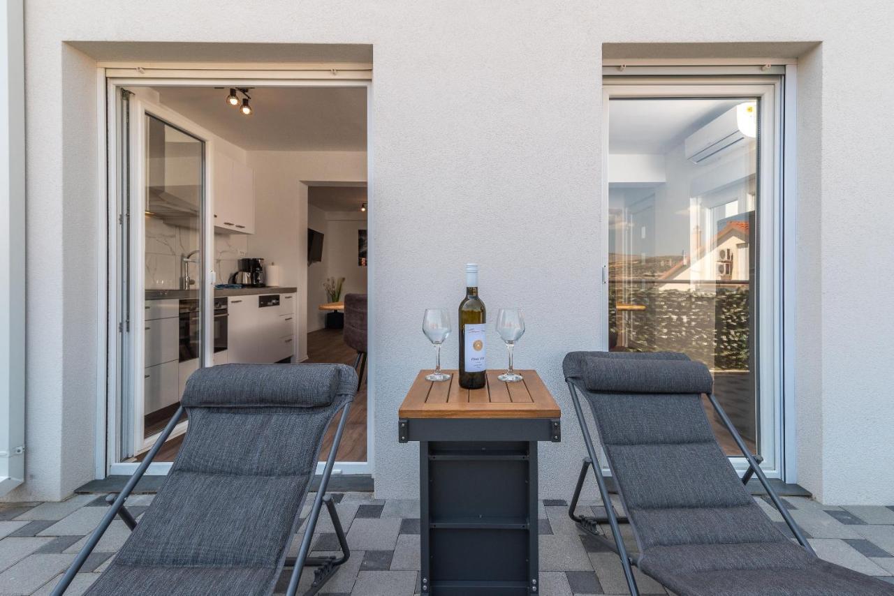 Delux Apartment Eva Трогір Екстер'єр фото